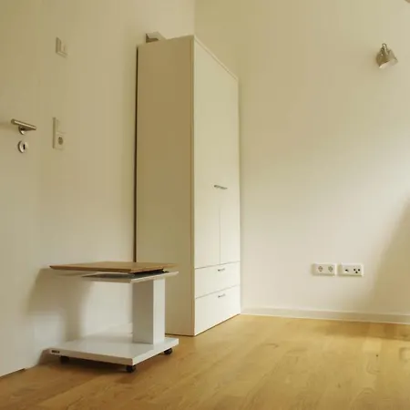 Hefner's Hauptwohnung Apartment *
