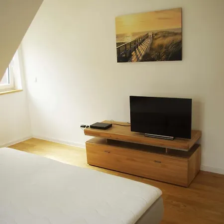Hefner's Hauptwohnung Apartment